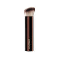 فرشاة كريم الأساس Hourglass Vanish
